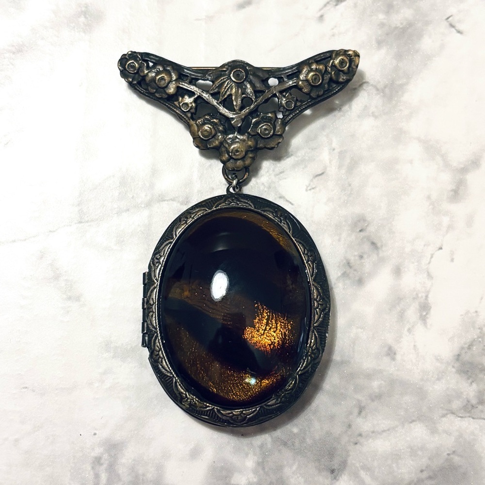 Vintage Victorian-Style Faux Tiger’s Eye Locket Brooch
